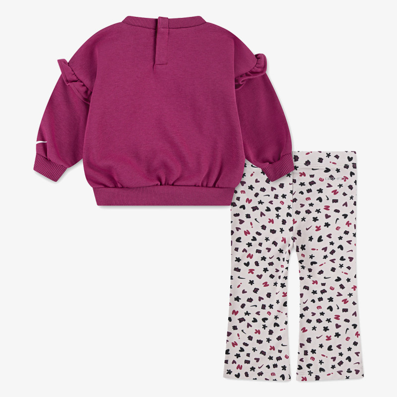 Nike Kostum Essentials 