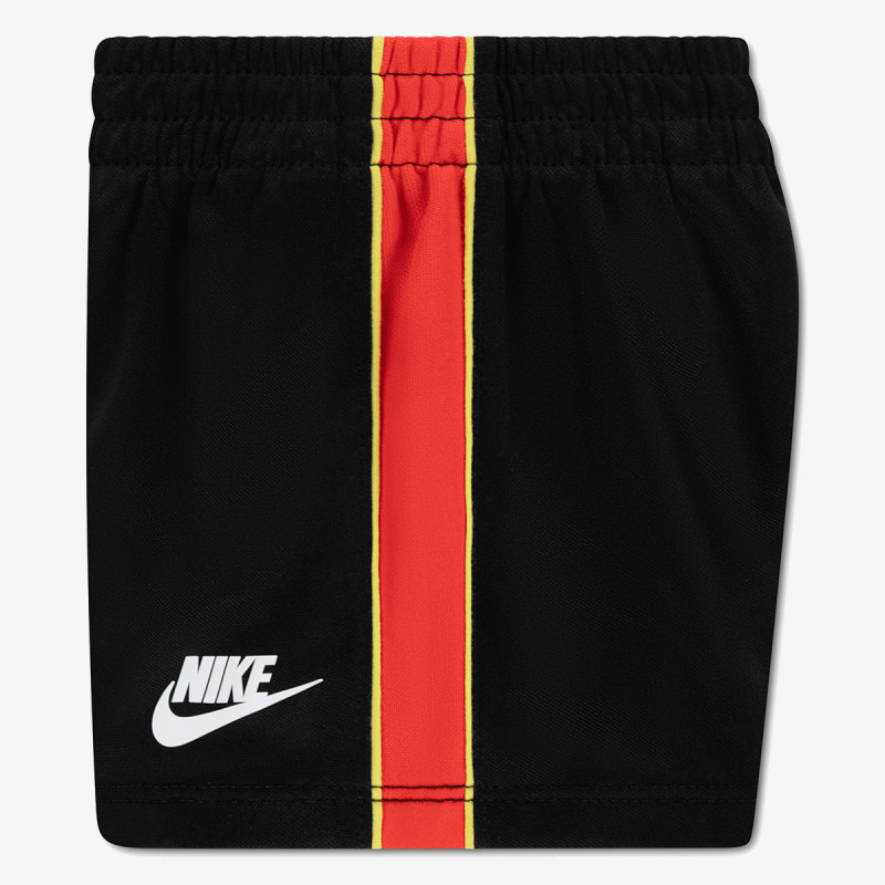 Nike Pantallona të shkurtra dhe bluza Sportswear 