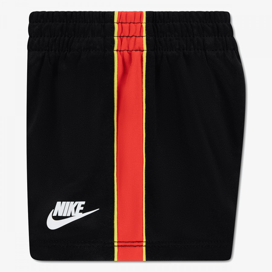 Nike Pantallona të shkurtra dhe bluza Sportswear 