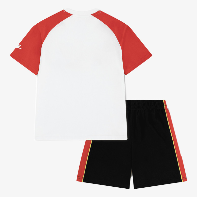 Nike Pantallona të shkurtra dhe bluza Sportswear 