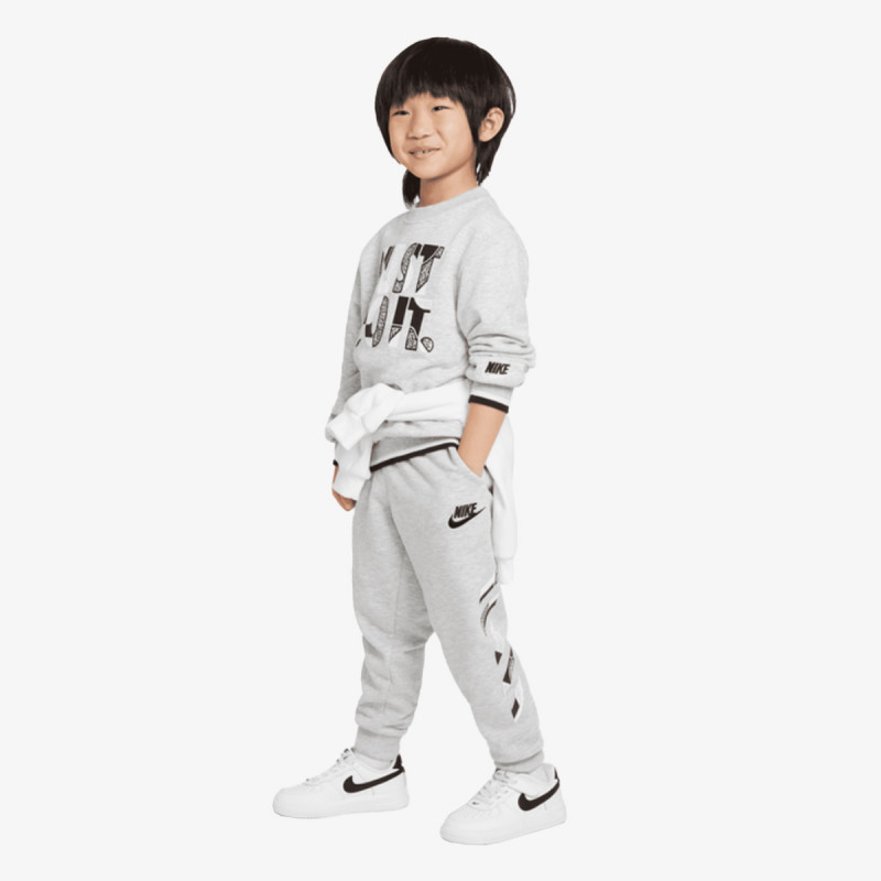 Nike Tuta Outside the lines 