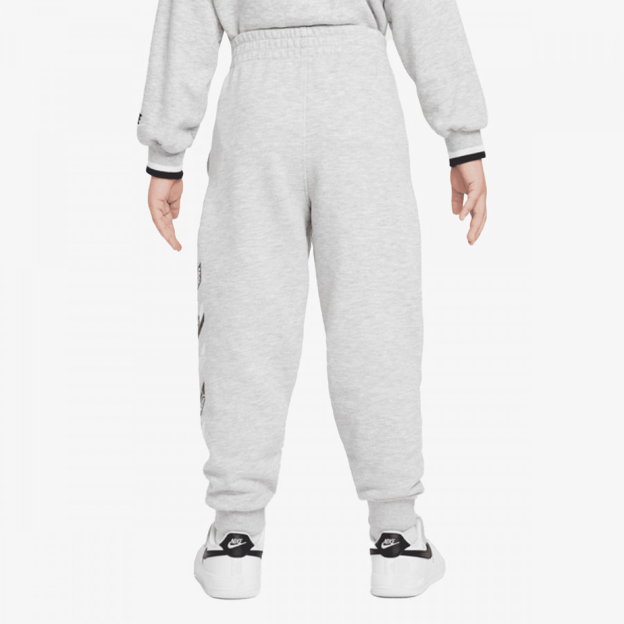 Nike Tuta Outside the lines 