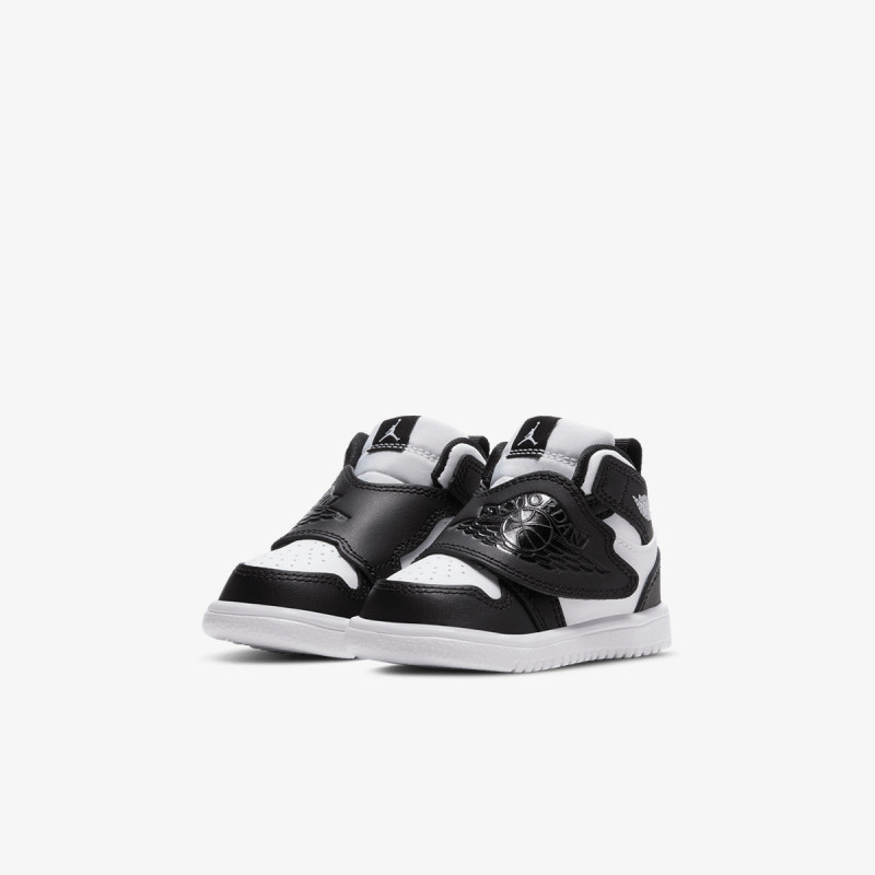 Nike Atlete SKY JORDAN 1 BT 
