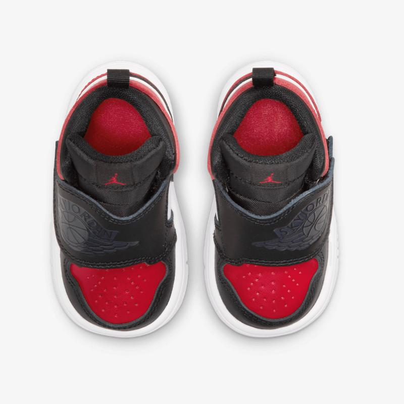 Nike Atlete SKY JORDAN 1 BT