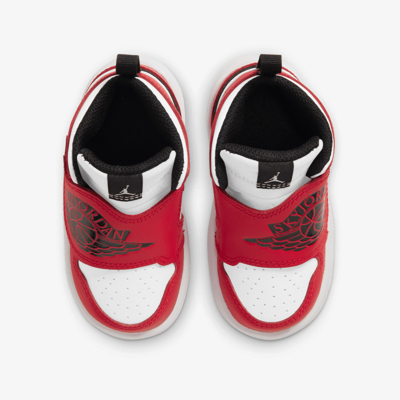 Nike Atlete SKY JORDAN 1 BT 