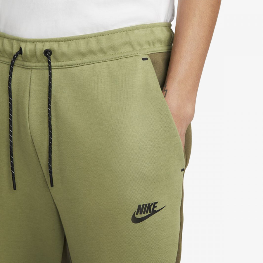 Nike Produkte Sportswear Tech 