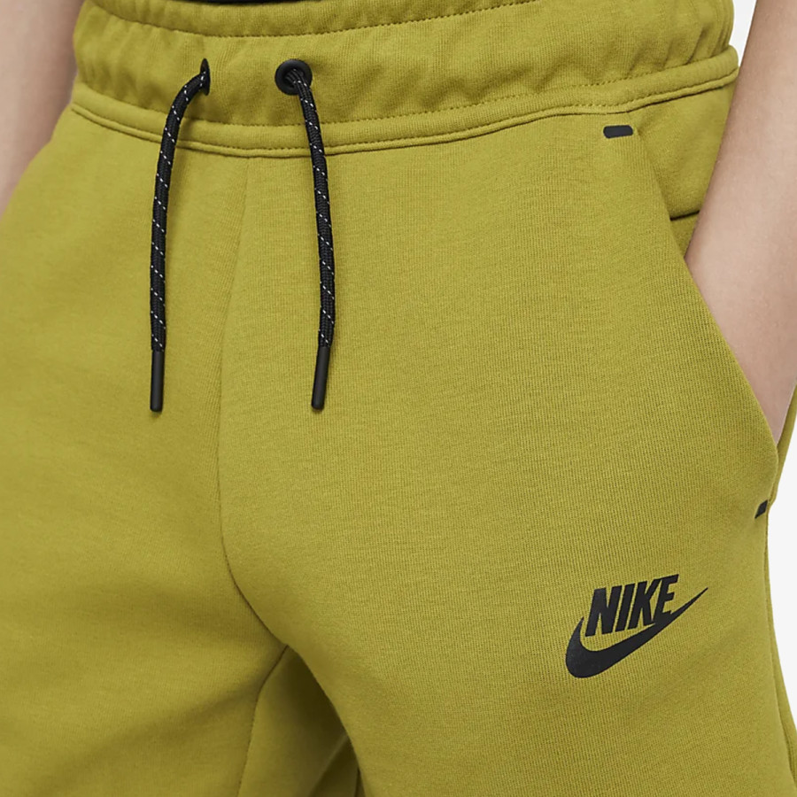 Nike Pantallona të shkurtra Sportswear Tech 