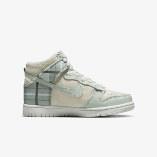 Nike Produkte NIKE DUNK HIGH SE BG 