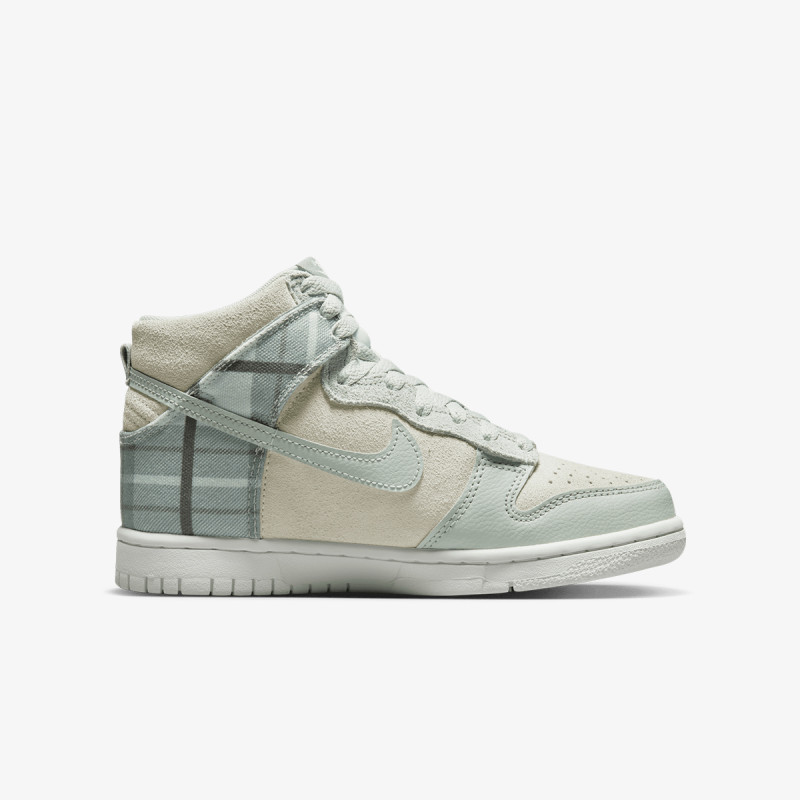 Nike Produkte NIKE DUNK HIGH SE BG 
