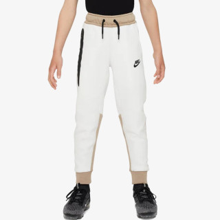 Nike Produkte Tech Fleece 