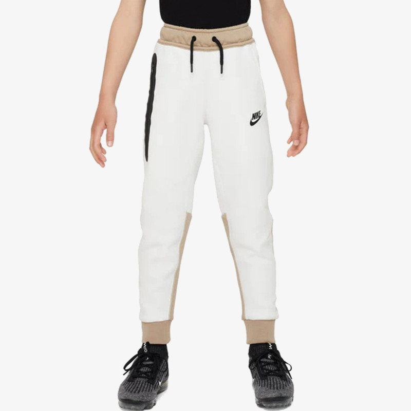 Nike Produkte Tech Fleece 