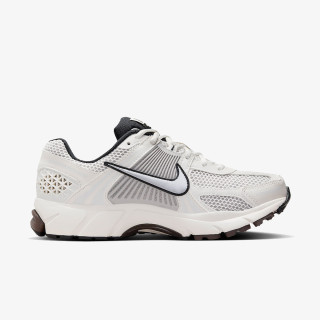 Produkte W NIKE ZOOM VOMERO 5 