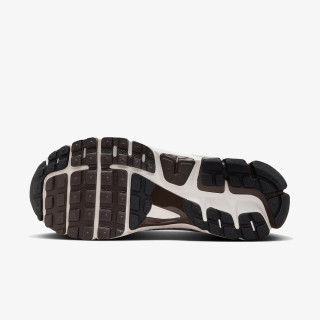 Produkte W NIKE ZOOM VOMERO 5 