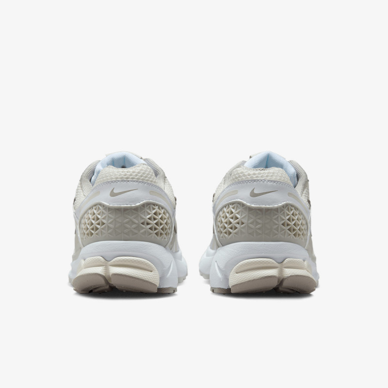 Nike Atlete W NIKE ZOOM VOMERO 5 