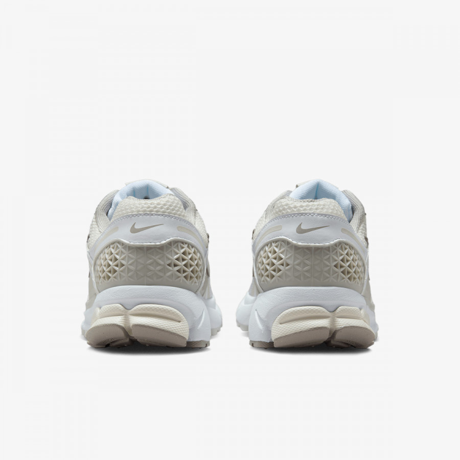 Nike Atlete W NIKE ZOOM VOMERO 5 