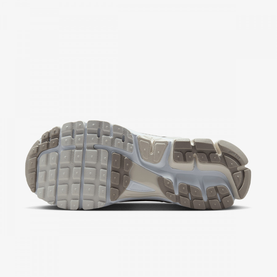 Nike Atlete W NIKE ZOOM VOMERO 5 