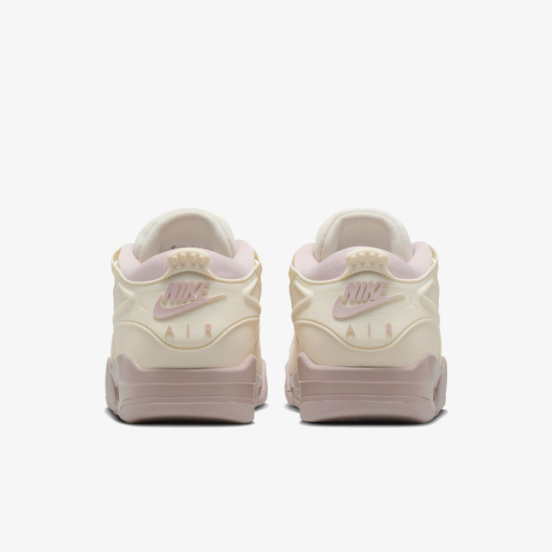 Nike Atlete WMNS AIR JORDAN 4 RM 