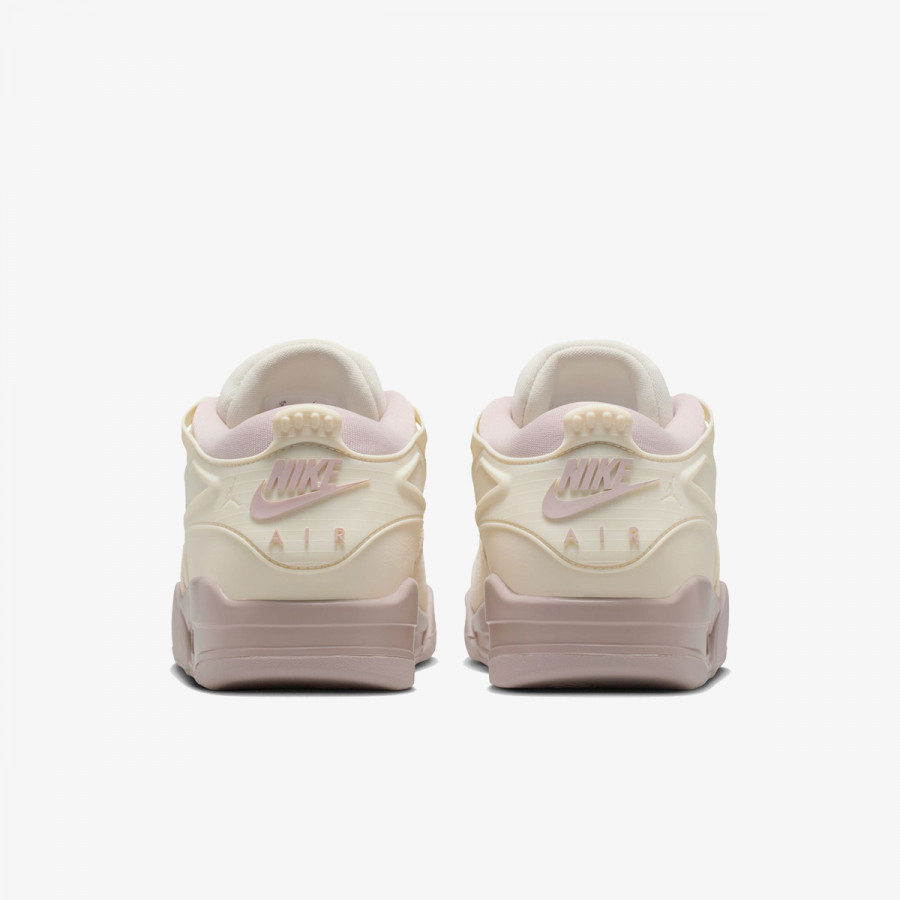 Nike Atlete WMNS AIR JORDAN 4 RM 