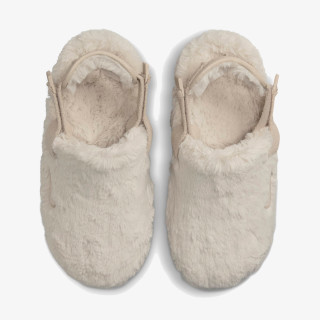 Nike Shapka W NIKE CALM MULE SE 