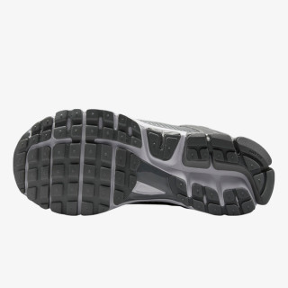 Nike Atlete NIKE ZOOM VOMERO 5 SDE 
