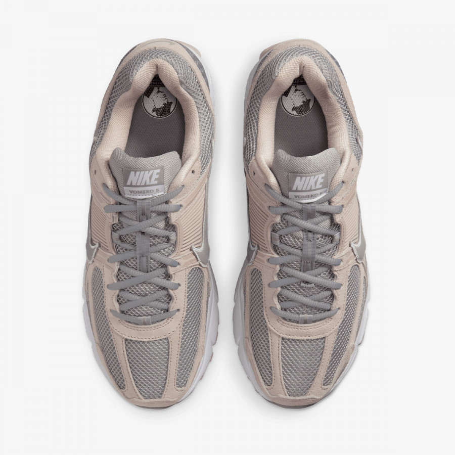 Nike Atlete NIKE ZOOM VOMERO 5 