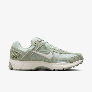 Nike Atlete Vomero 5 