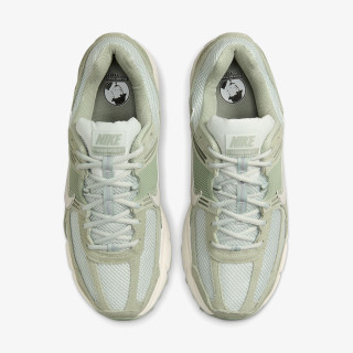 Nike Atlete Vomero 5 