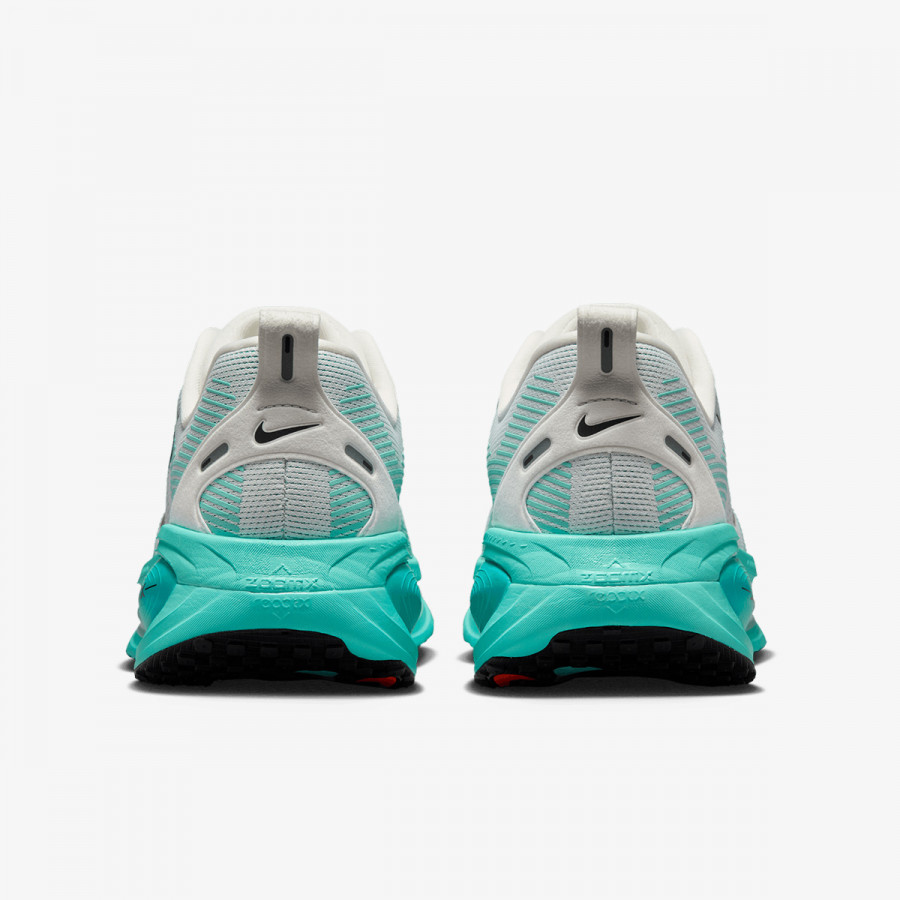 Nike Atlete NIKE VOMERO 18 