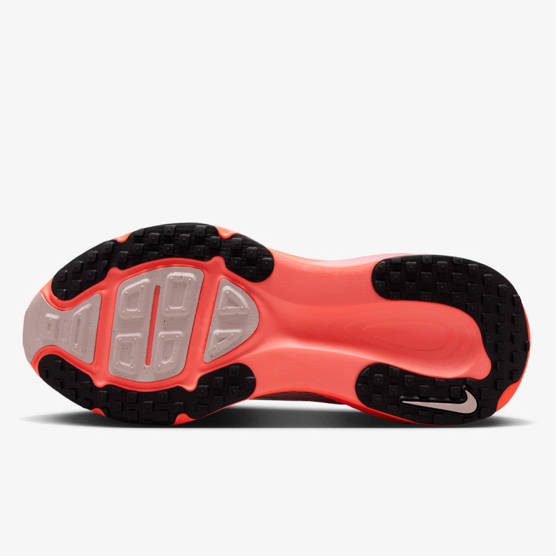 Nike Atlete W NIKE VOMERO 18 