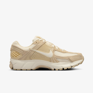 Nike Atlete W NIKE ZOOM VOMERO 5 