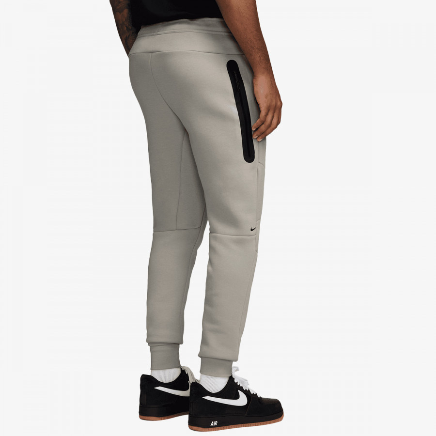 Nike Tuta M NK TCH FLC JGGR 