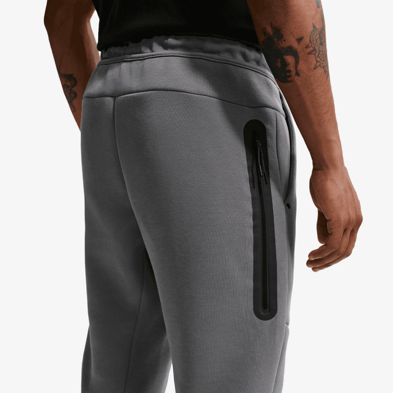 Nike Tuta M NK TCH FLC JGGR 