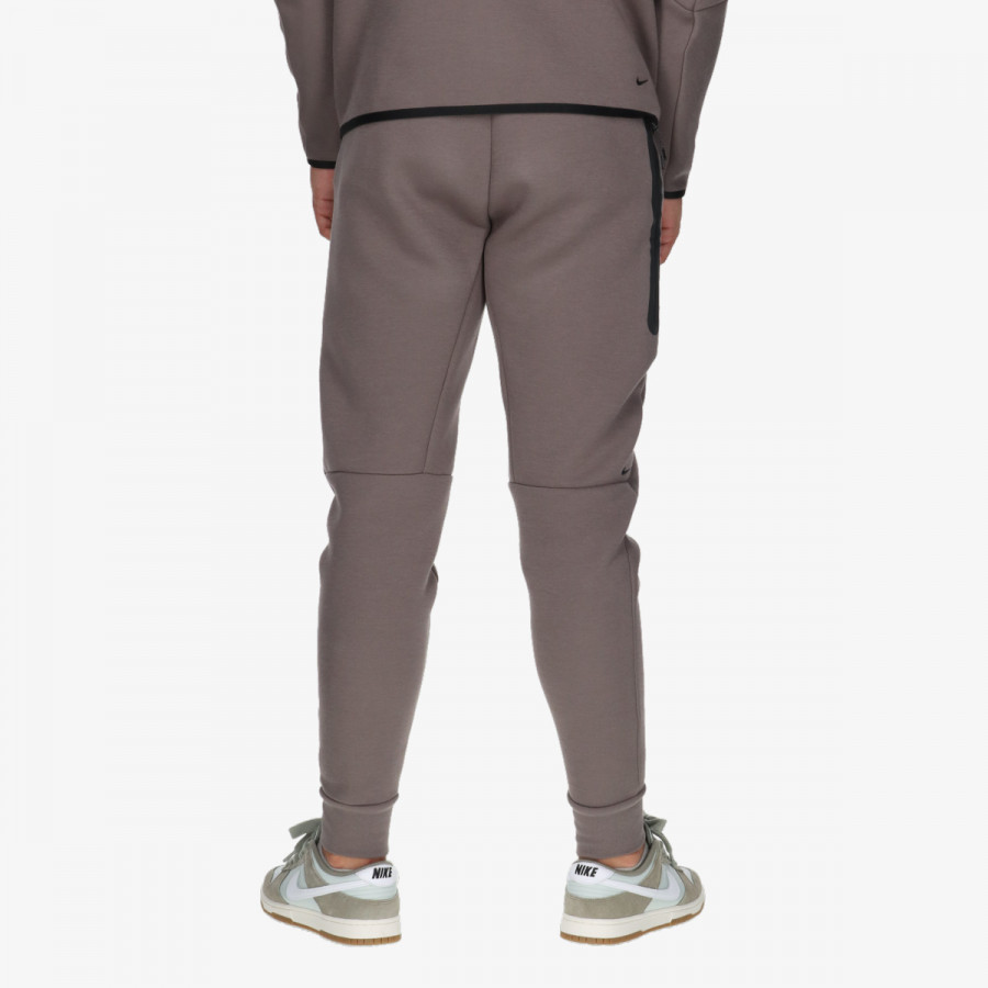 Nike Pjesa e poshtme e kostumit M NK TCH FLC JGGR 