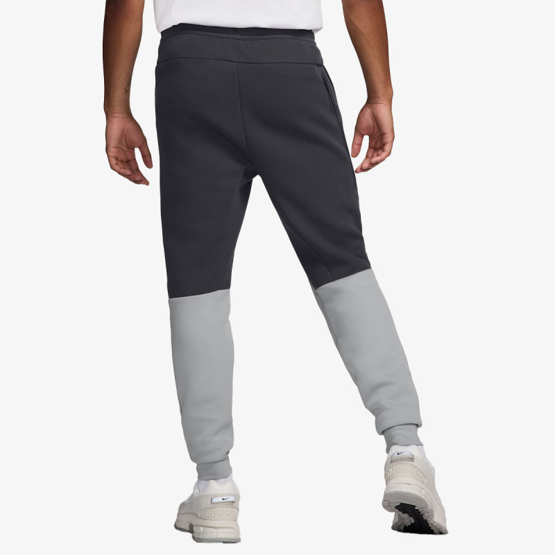 Nike Tuta M NK TCH FLC JGGR 