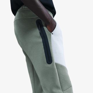 Nike Pjesa e poshtme e kostumit M NK TCH FLC JGGR 