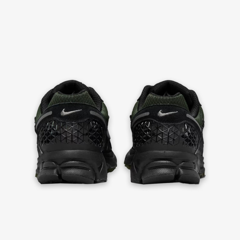 Nike Atlete NIKE ZOOM VOMERO 5 