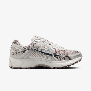 Nike Atlete W NIKE ZOOM VOMERO 5 