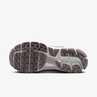 Nike Atlete W NIKE ZOOM VOMERO 5 