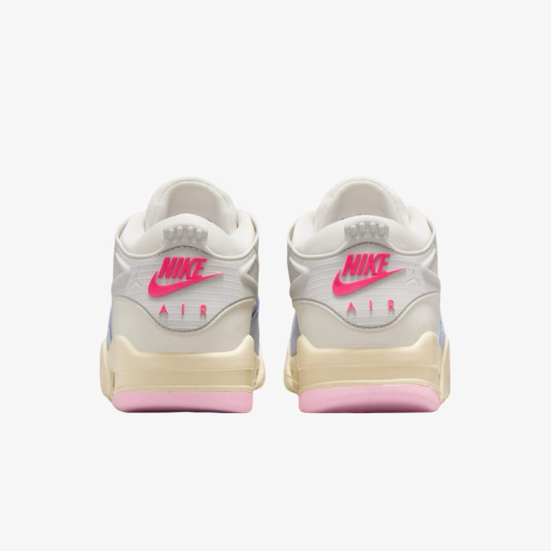 Nike Atlete WMNS AIR JORDAN 4 RM ESTR 