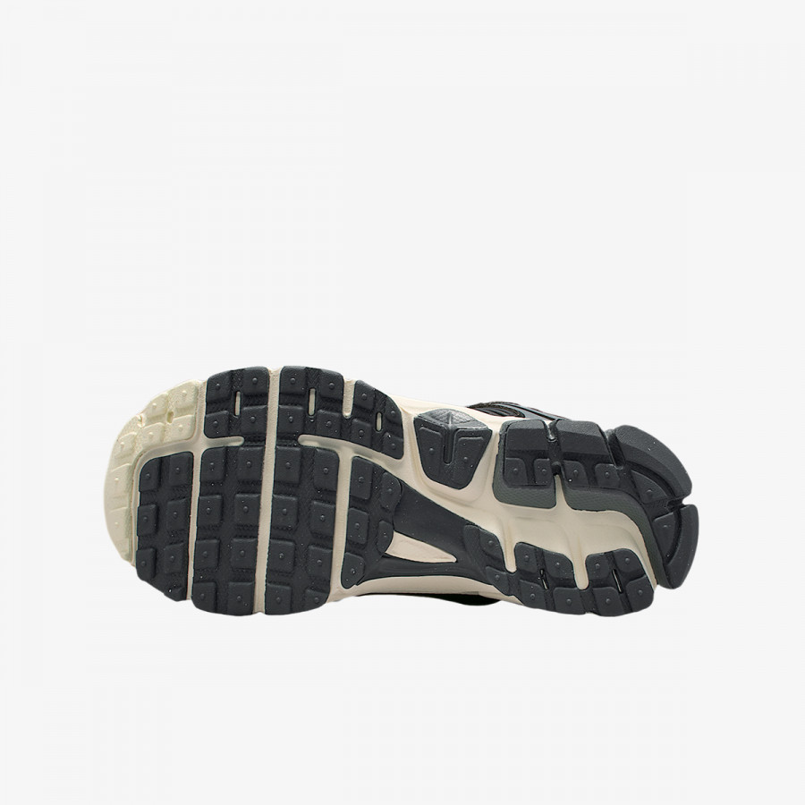 Nike Atlete VOMERO 5 EE (GS) 