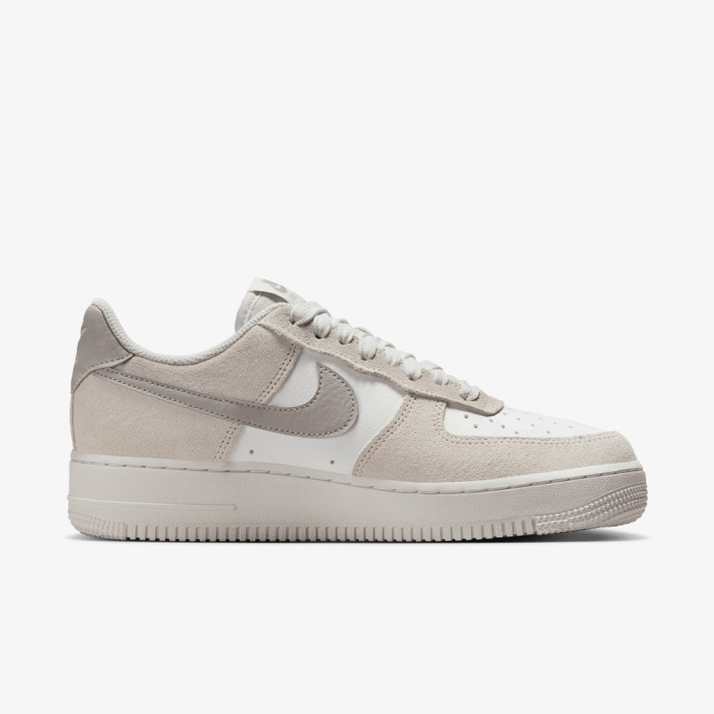 Nike Produkte W NIKE AIR FORCE 1 LO SR 