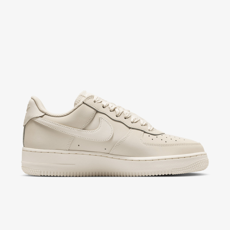 Nike Atlete W  AIR FORCE 1 RETRO PRM 