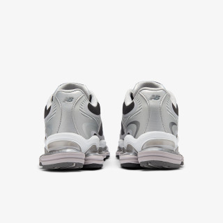 New Balance Atlete 2000 