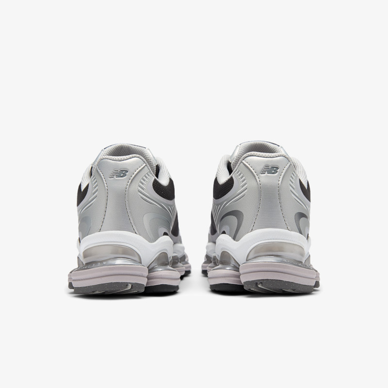 New Balance Atlete 2000 