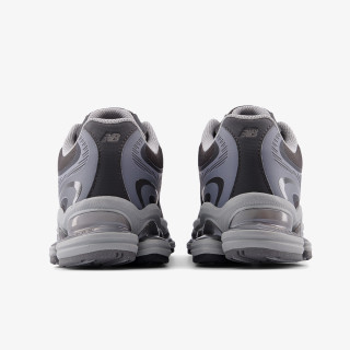 New Balance Atlete 2000 