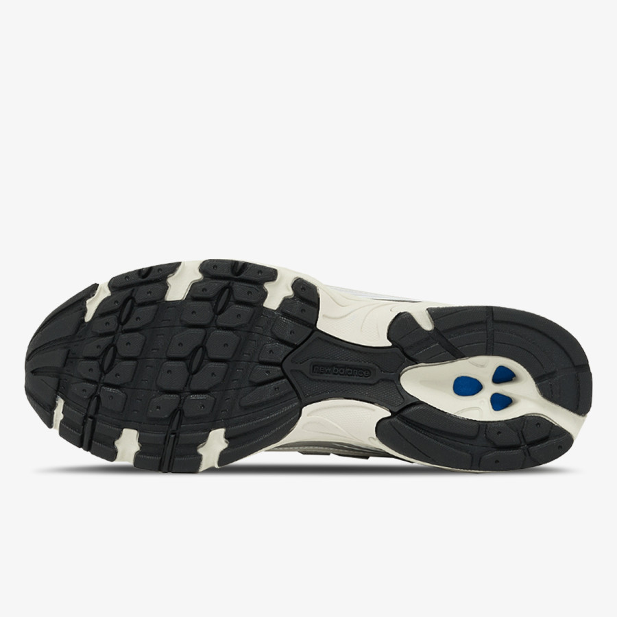 New Balance Atlete 740 