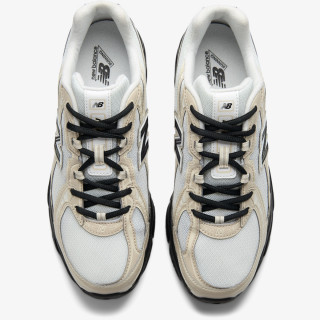 New Balance Atlete 740 