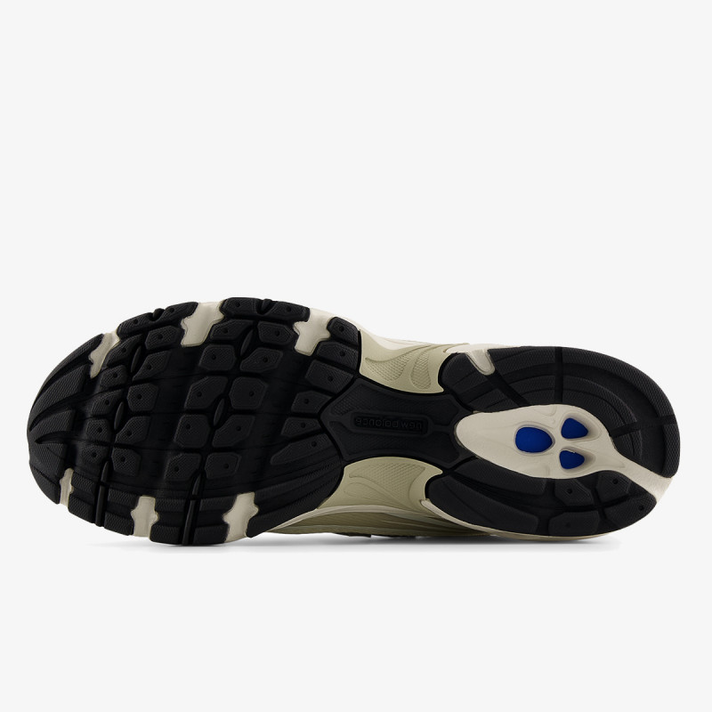 New Balance Atlete 740 