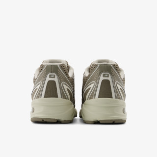 New Balance Atlete 740 