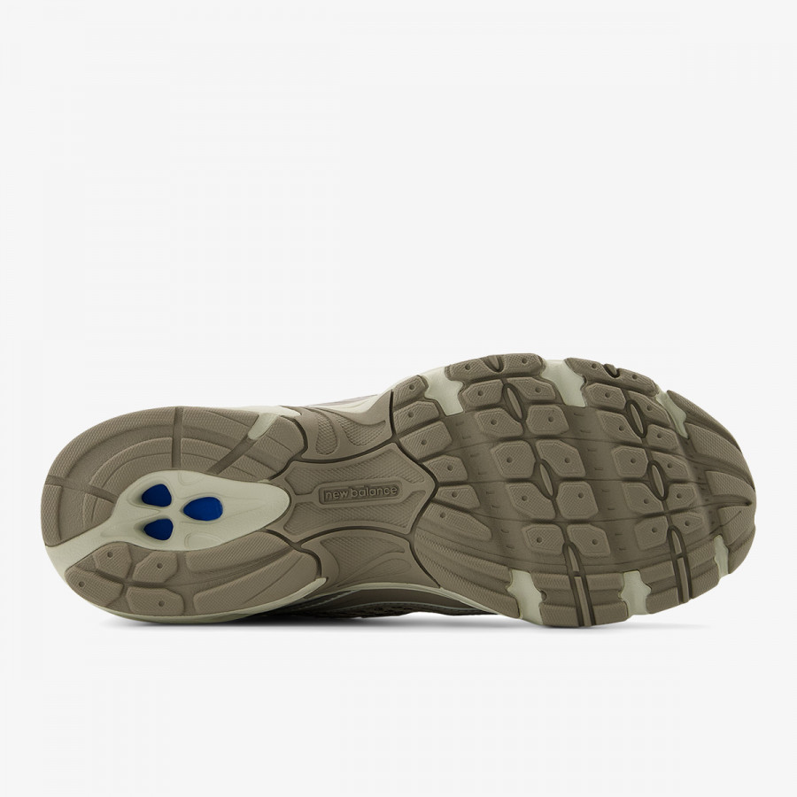 New Balance Atlete 740 